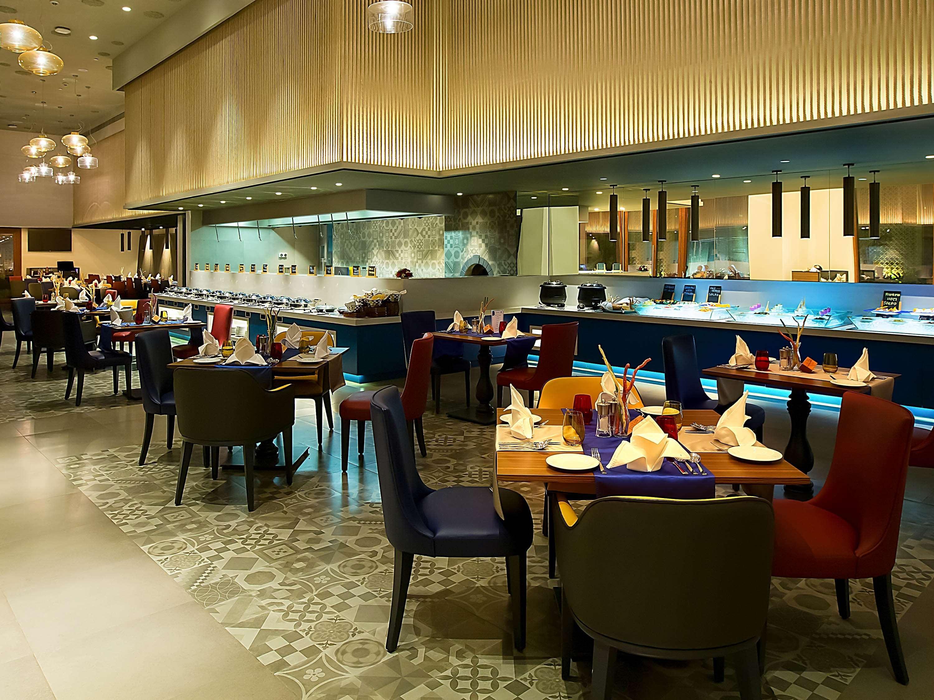 Grand Mercure Mysore - An Accor Brand Extérieur photo The restaurant