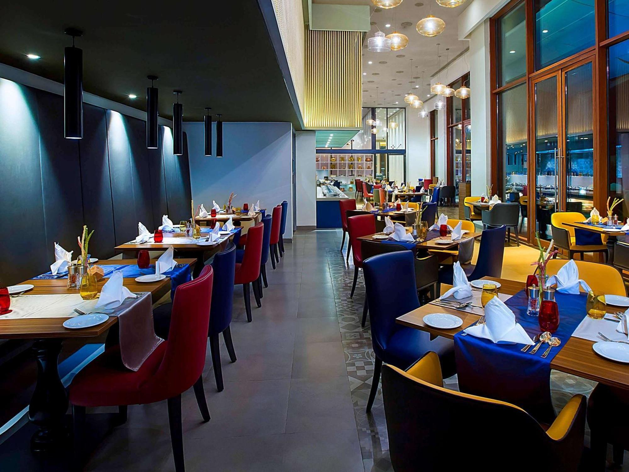 Grand Mercure Mysore - An Accor Brand Extérieur photo The interior of the restaurant