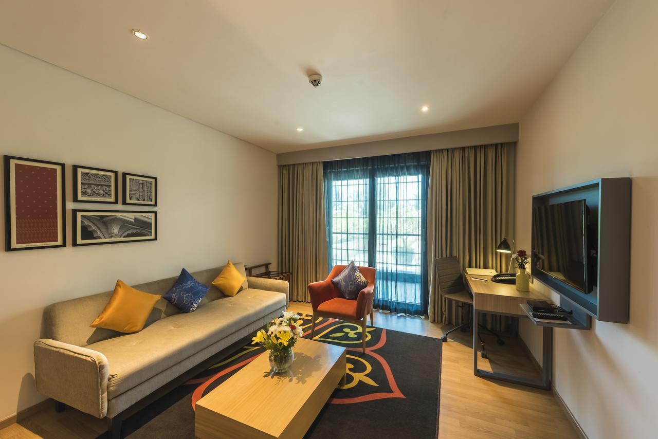 Grand Mercure Mysore - An Accor Brand Extérieur photo Living room