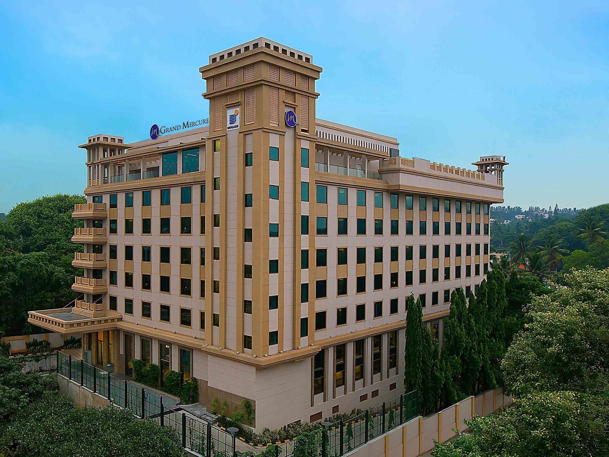 Grand Mercure Mysore - An Accor Brand Extérieur photo The hotel in 2014
